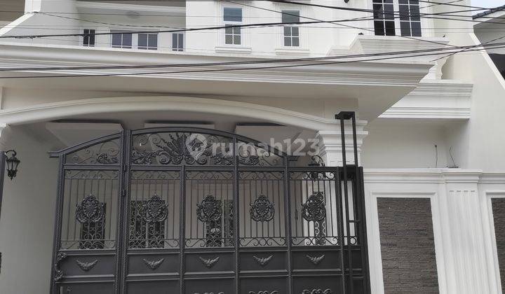 Rumah Bagus American Classic Di Joglo Kembangan Jakbar Dekat Toll 1