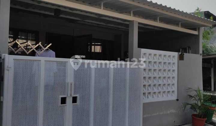 Rumah Bagus di Kiwi Residence Graha Raya Dekat Toll Parigi 2