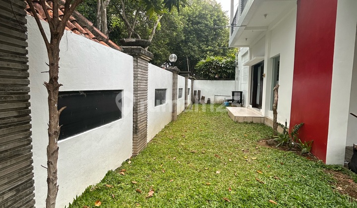 Minimalist House Near Renon Field