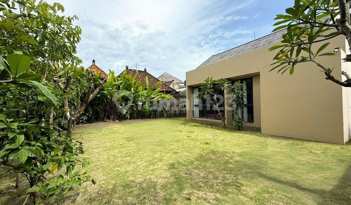 Rumah Semi Villa 50 Meter ke Pantai Gumicik di Kawasan Ketewel Gianyar Bali