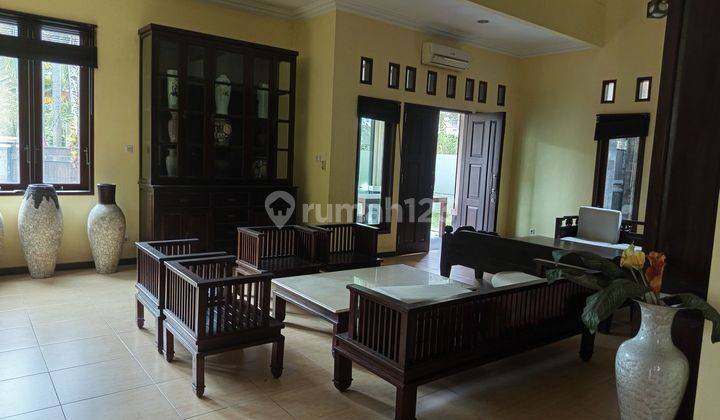 Rumah Mewah Di Pinggir Jalan Perumahan Bagus 2