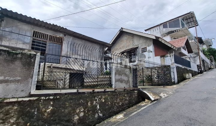 Rumah di Semarang Atas yang Terletak Diantara 2 Jalan, Suasana Adem 2