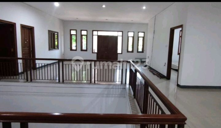 Ruko Letak Strategis Dijalan yang Ramai Ditengah Kota Semarang 2