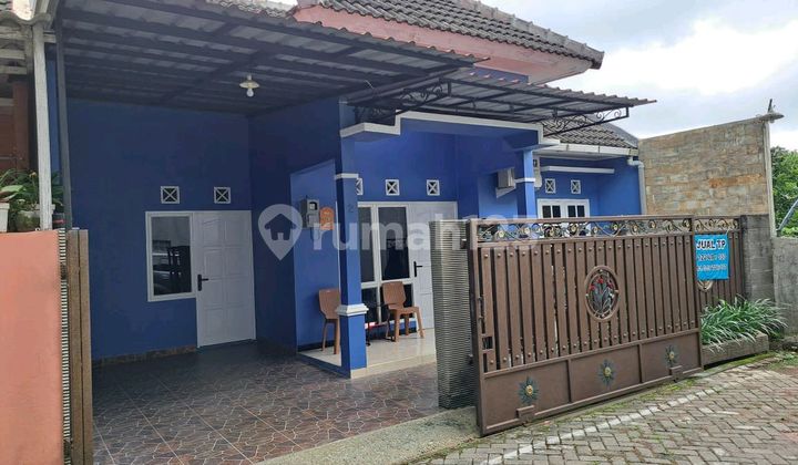 Rumah Cantik Menarik di Perumahan Semarang Atas yang Asri 1