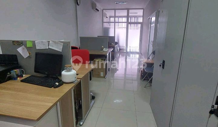 Ruko 3 Lt Kondisi Bagus, Ditengah Kota Semarang, Bebas Banjir 1