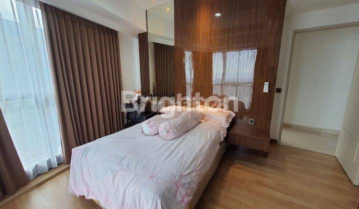 Apartement The Peak Tunjungan Plaza 3 BR Full Furnished Private Lift, Surabaya 2