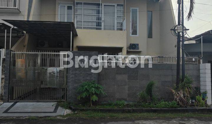 Dijual Rumah di Kawasan Mewah Surabaya Timur