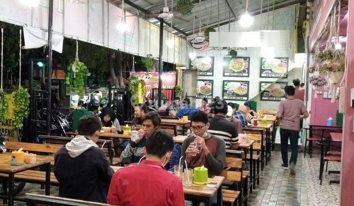 Rumah Usaha Gayungsari Jalanan Ramai Dan Area Kuliner, Hook 2