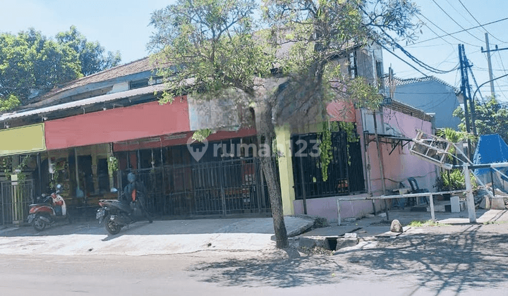 Rumah Usaha Gayungsari Jalanan Ramai Dan Area Kuliner, Hook 1