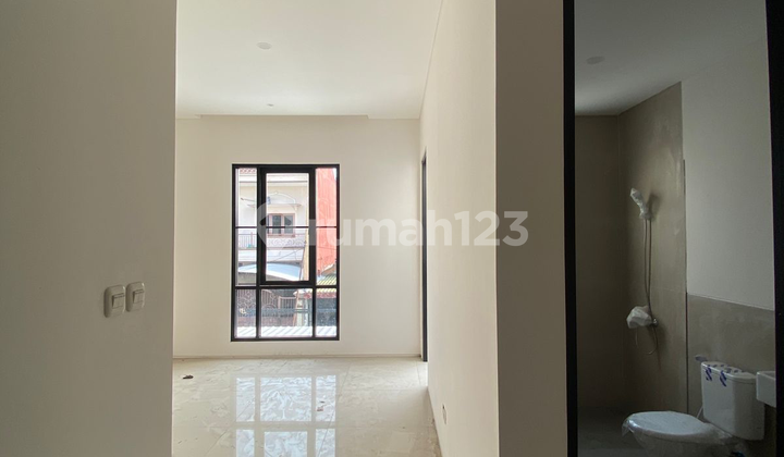 Rumah Palem Selatan, Pondok Chandra, American Modern Baru Gress 2