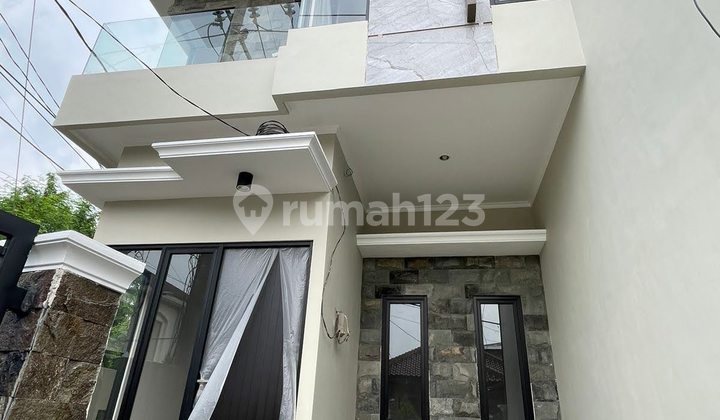 Rumah Baru Minimalis Mulyosari Surabaya Timur, Row Jalan Lebar 2