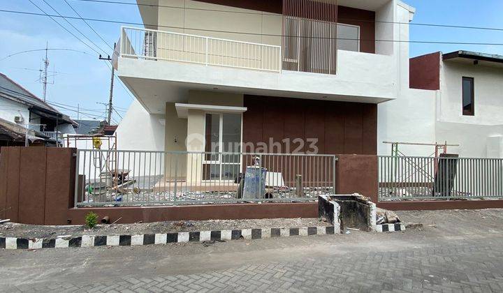 Rumah Pondok Chandra Baru Gress, 2 Lantai, Minimalis Modern 2