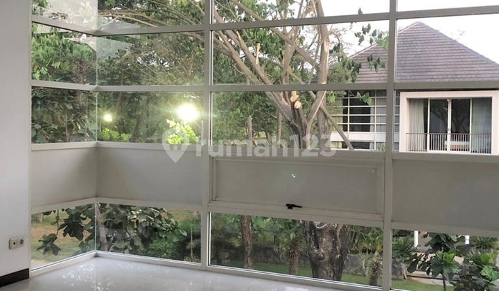 Diamond Hill Citraland House Well-Maintained, Hook, Move-in Ready, Close to Unesa and Pakuwon Mall 2