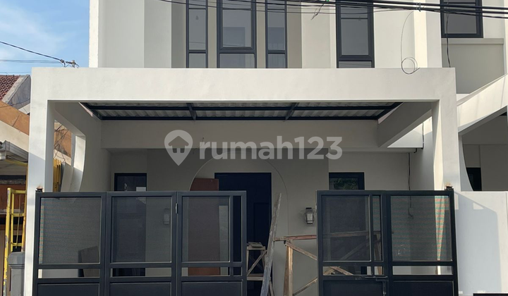 Rumah Palem Selatan, Pondok Chandra, American Modern Baru Gress