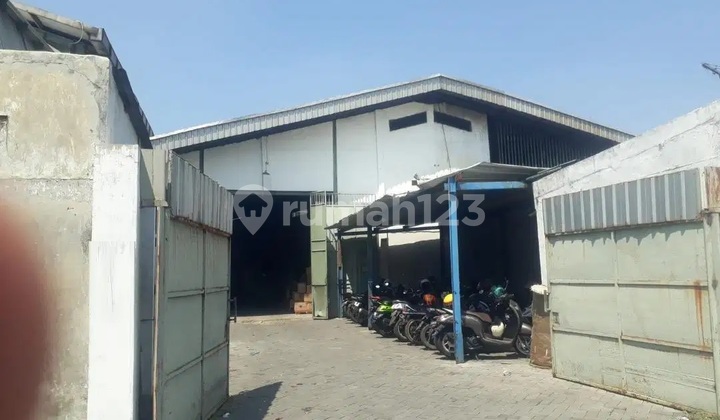 Gudang Margomulyo Suri Mulia Blok Depan, Terawat Siap Pakai Gudang Margomulyo Suri Mulia Blok Depan, Terawat Siap Pakai