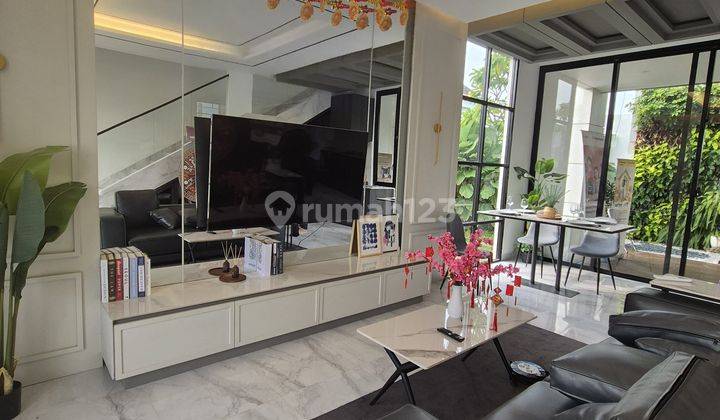 Pasti Cuan, Casa Varya, Rumah 2 Lantai, Gaya Eropa 13jt Per M 2