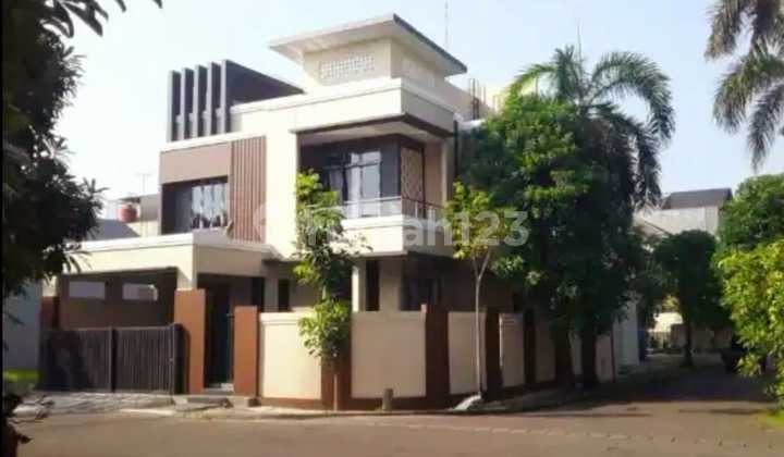 3-Story Fully Furnished Good House with SHM in BSD