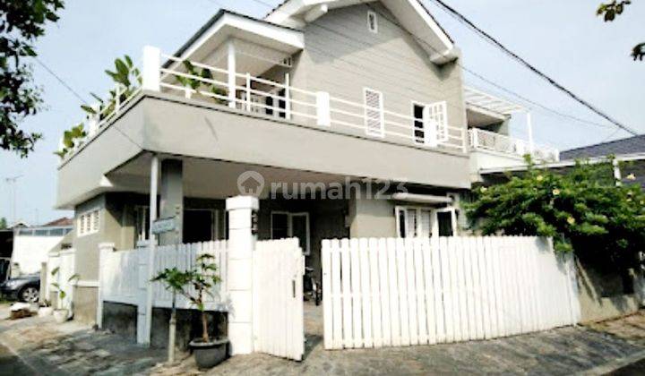 Rumah Hook Gaya Farm House Adem Asri 2 Lantai Bsd 1