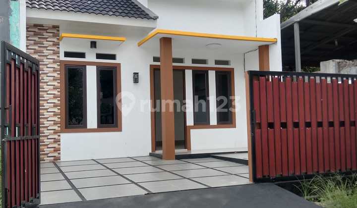JUAL RUMAH MURAH POSISI HOOK BEBAS BANJIR DI SENOPATI ESTATE 1