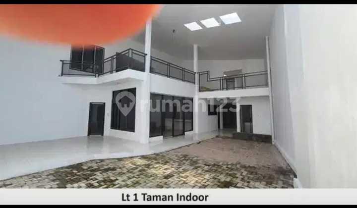 For Rent Large 3-Story House Prime Location on Caringin Street For Rent Large 3-Story House Prime Location on Caringin Street