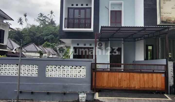 Disewakan Rumah Minimalis 2lantai Dekat Terminal Pesiapan Tabanan 1