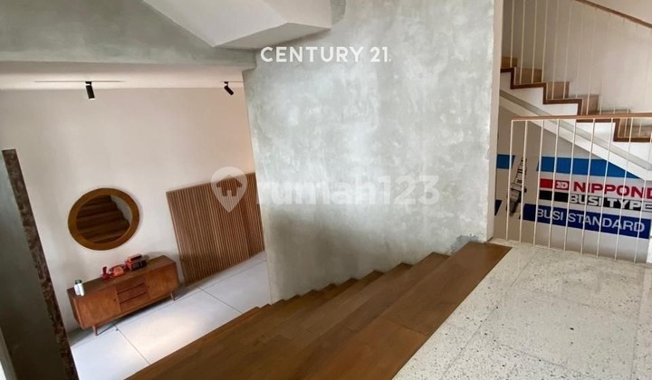 House in Kayu Putih Pulo Mas Semi-Furnished Corner Position Design 2