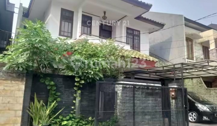 Quick Sale Elite Strategic Location House in Kebayoran Baru