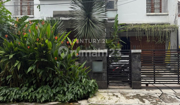 Dijual Rumah Siap Huni Lokasi Strategis Dekat Gandaria City