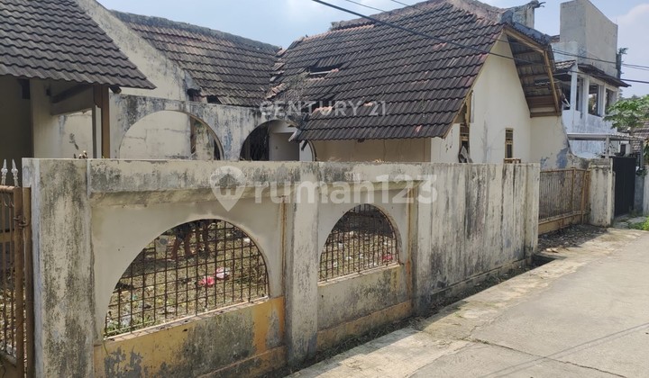 For Sale Old House Strategic Location Best Price in This Area