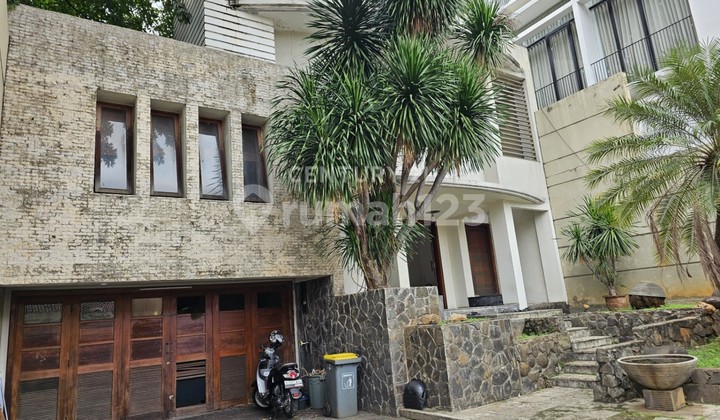 Dijual Rumah Cocok untuk Kost Exclusive Kantor di Bendungan Hilir 1