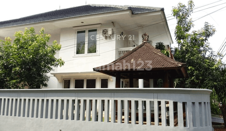Disewa Rumah Hook Semi Furnished Siap Huni di Pondok Indah