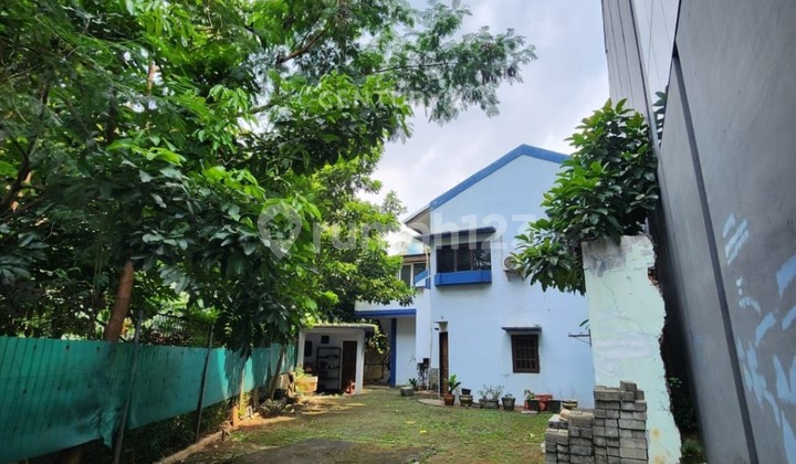 Dijual Rumah Hitung Tanah Selangkah ke Jalan Raya Veteran Jaksel