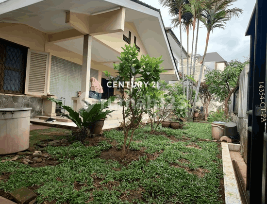 Dijual Rumah Tua Lokasi Strategis Dekat Lab School