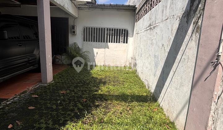 Dijual Rumah Hitung Tanah Hadap Jalan Raya SHM Petukangan Utara 2 Menit ke Tol Cocok untuk Kos 