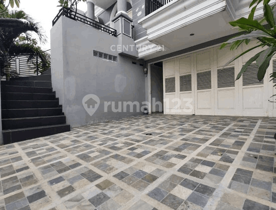 For Sale Ready-to-Occupy House in Radio Dalam Strategic Location