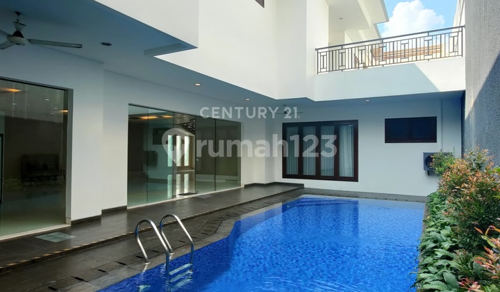Dijual Rumah Mewah Siap Huni dengan Pool di Pondok Indah Jaksel