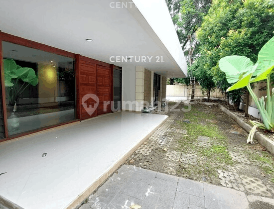Rumah di Gandaria Ukebayoran Baru Luas Tanah 655 M2 Harga Menarik