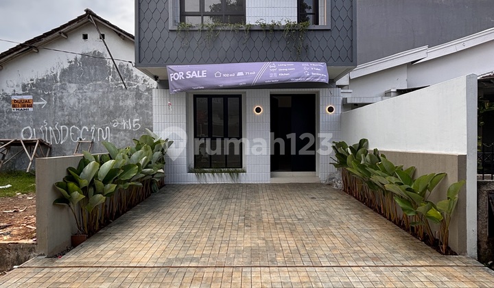 Semi Furnished House Plumeria Residence Graha Near Toll Gate 5 Minutes to Boulevard Bintaro Jaya
