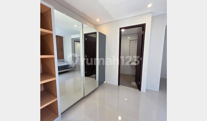 Rumah New Minimalis, 2 Lantai, Bagus & Strategis di Surabaya 2