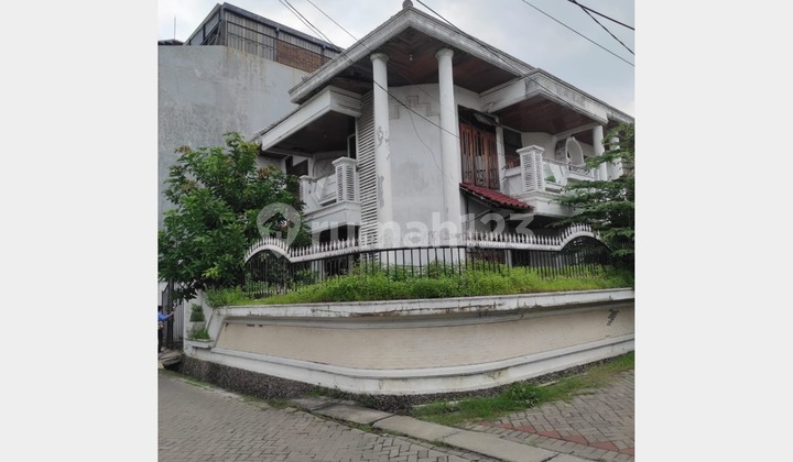 2-Story Hook House, Very Strategic Location, Darmo Permai Intersection, Surabaya