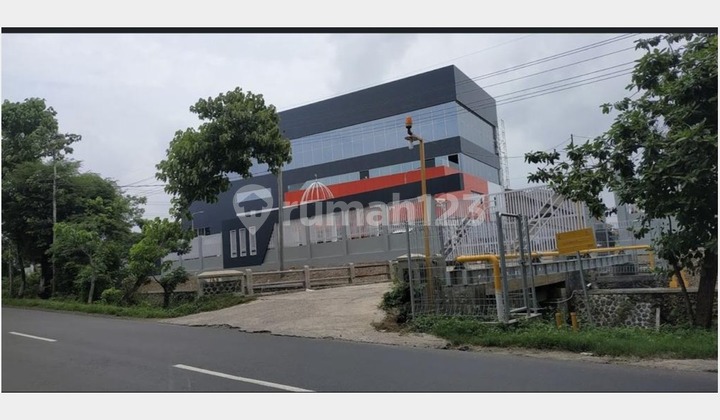 Factory + Excellent Industrial Land & Strategic Location on Raya Pasuruan Factory + Excellent Industrial Land & Strategic Location on Raya Pasuruan