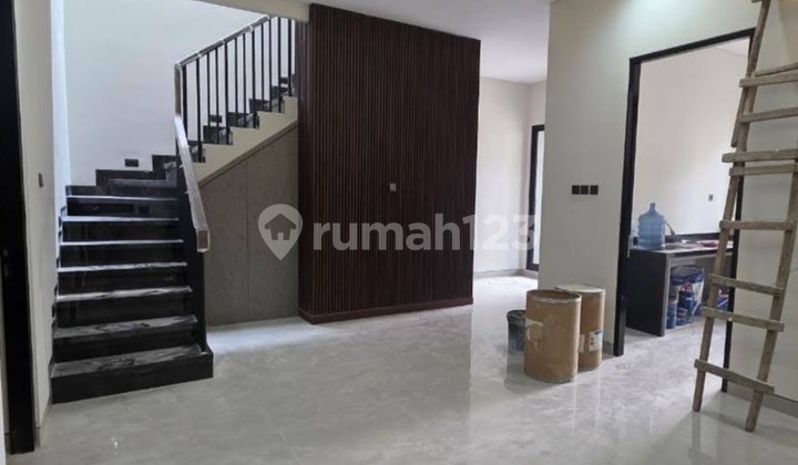 Rumah Baru, Specs High Grade Mewah, Graha Family di Surabaya 2