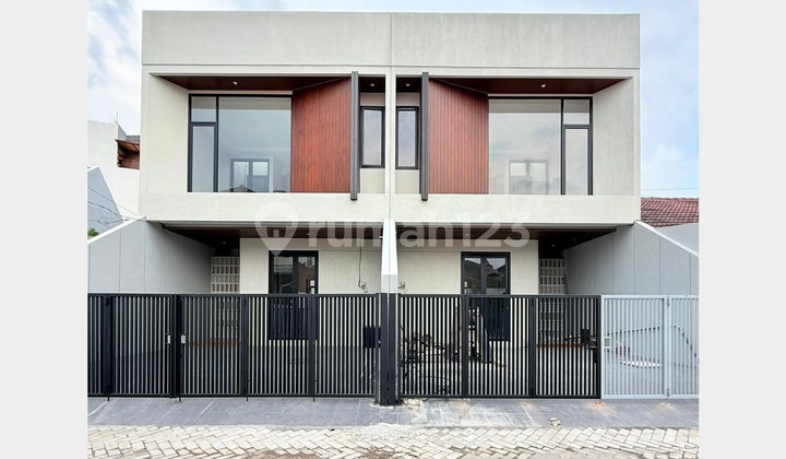 Rumah Baru, Lokasi Strategis dan One Gate di Klampis, Surabaya Rumah Baru, Lokasi Strategis dan One Gate di Klampis, Surabaya