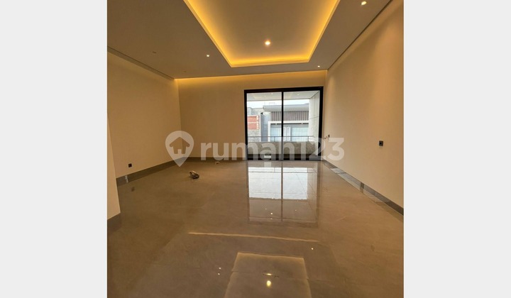 Rumah Baru Premium Quality di Pakuwon Indah, Surabaya 2