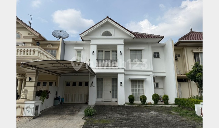Rumah Bagus & Strategis di Villa Bukit Regensi 3, Surabaya