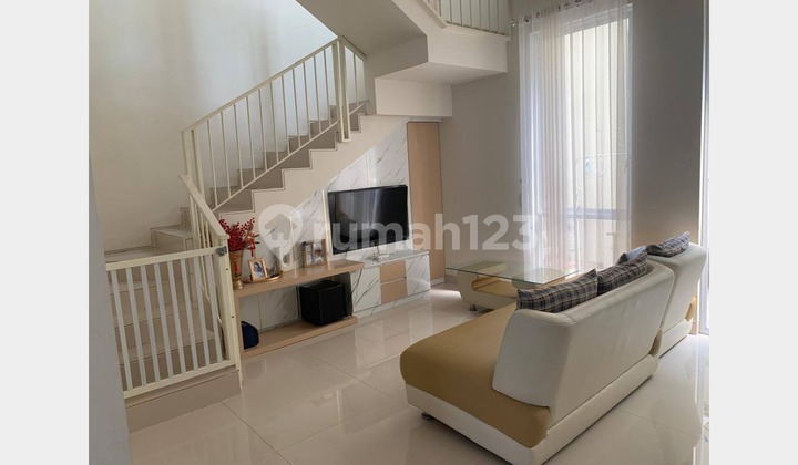 Rumah 2 Lantai, Furnished, Lokasi Strategis di Central Park, Sda 2