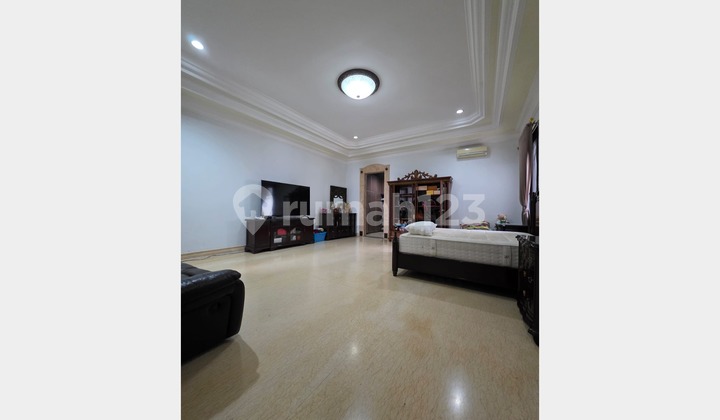 Rumah Mewah, Strategis Dekat Ptc Mall, Pakuwon Indah, Sby 2