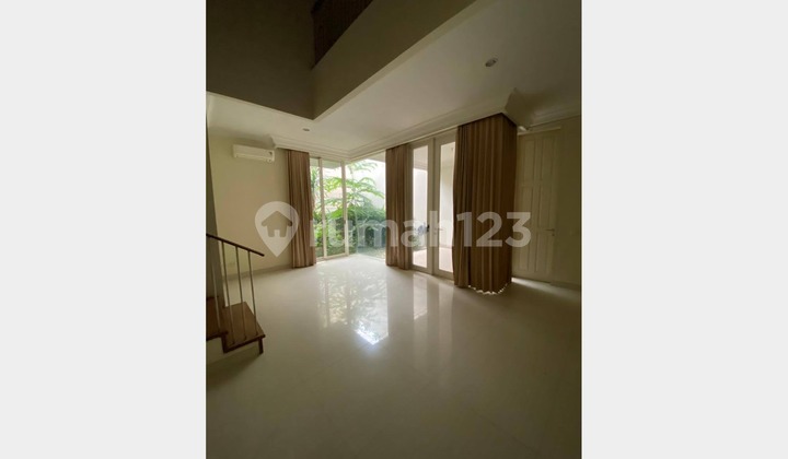 Rumah Bagus dan Lokasi Favorit di Pakuwon Indah, Surabaya 2