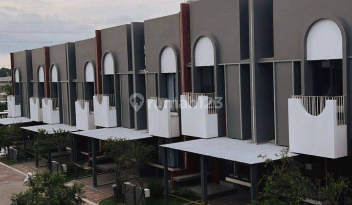 Rumah 3 Lantai Dekat Mall N Universitas 1