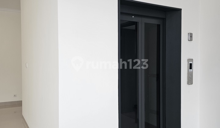 Bellefont East Summarecon Serpong Phase 5! Luxurious 3-Story House 2